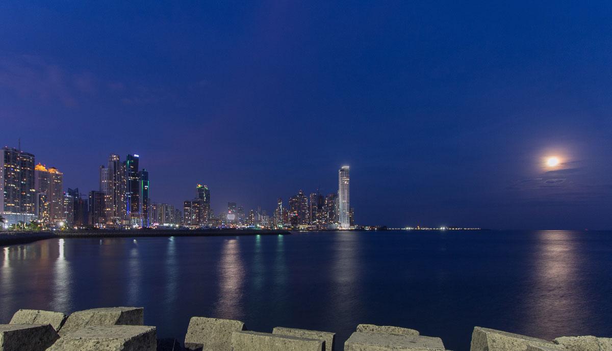 Attractions au Panama : Skyline de la ville de Panama Amérique centrale