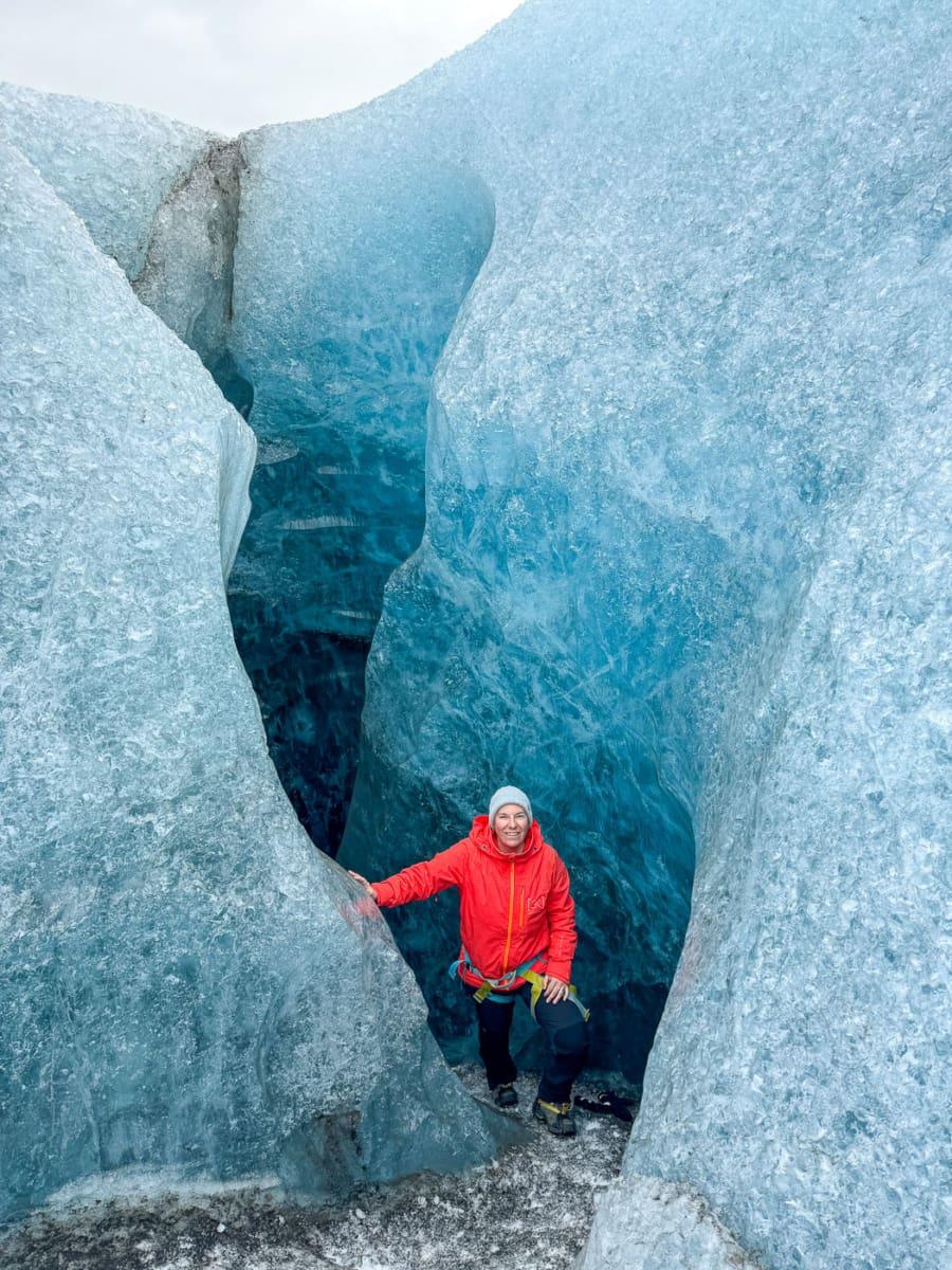 Gletsjerwandeling in IJsland in de winter