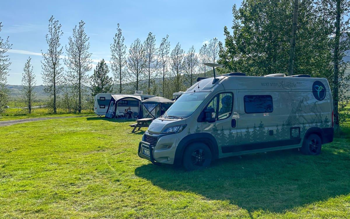 Mijn camper op de camping bij de Geysir in IJsland