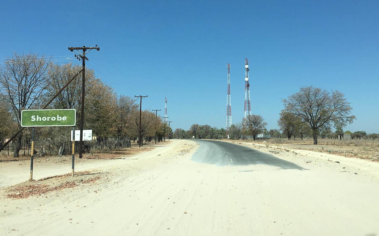 Autorijden Botswana tips asfaltwegen