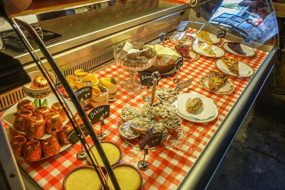 Vitrine à dessert à Les Halles Zurich