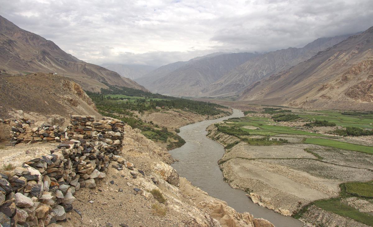 Panoramisch uitzicht vanaf het Kakh Kaha Fort met uitzicht op Afghanistan