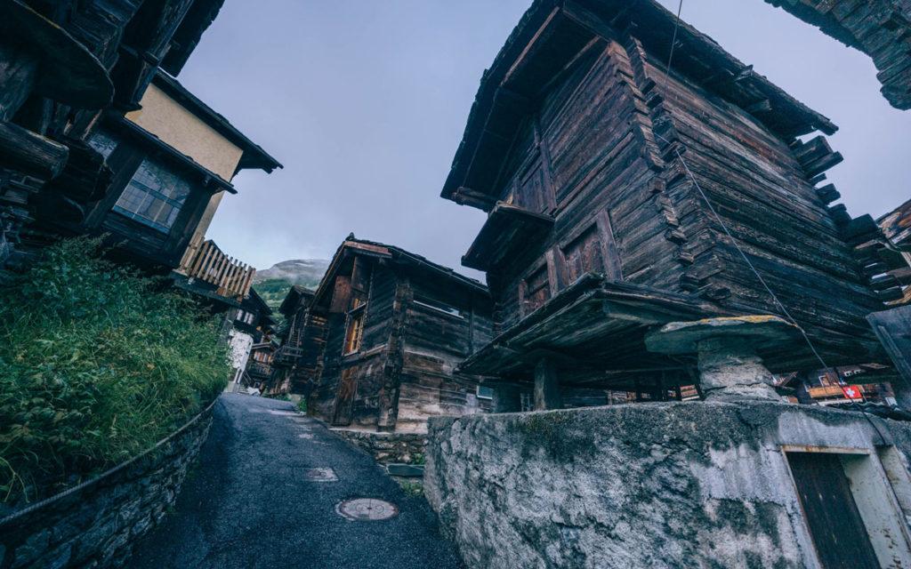 Oude houten huizen Zermatt