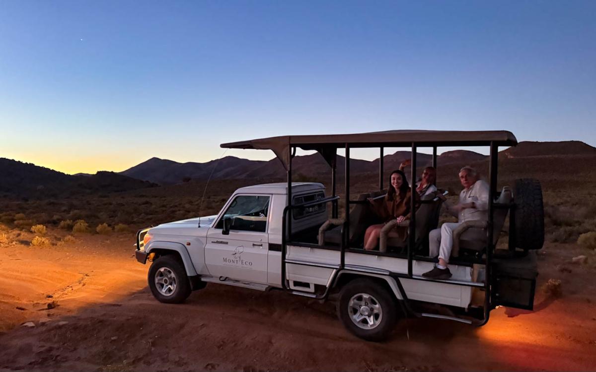 Après le coucher de soleil, retour à la lodge