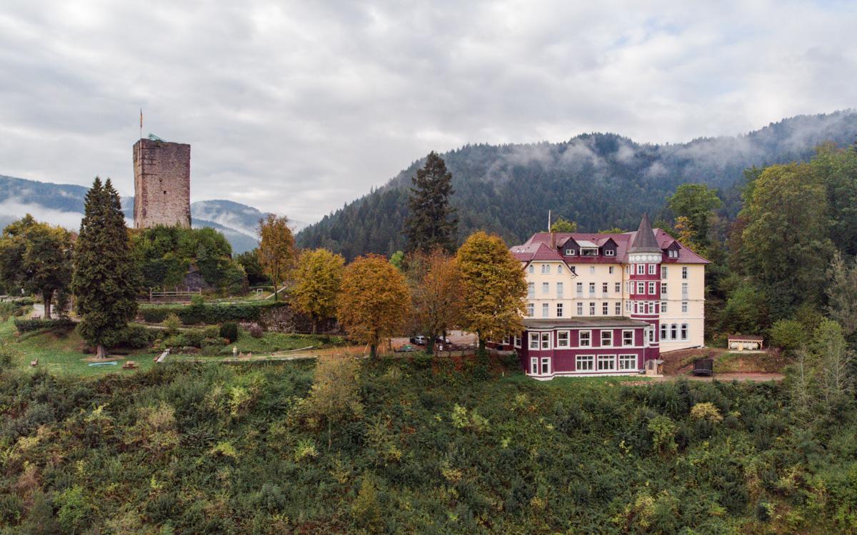 View of Hornberg Castle and the castle ruins.