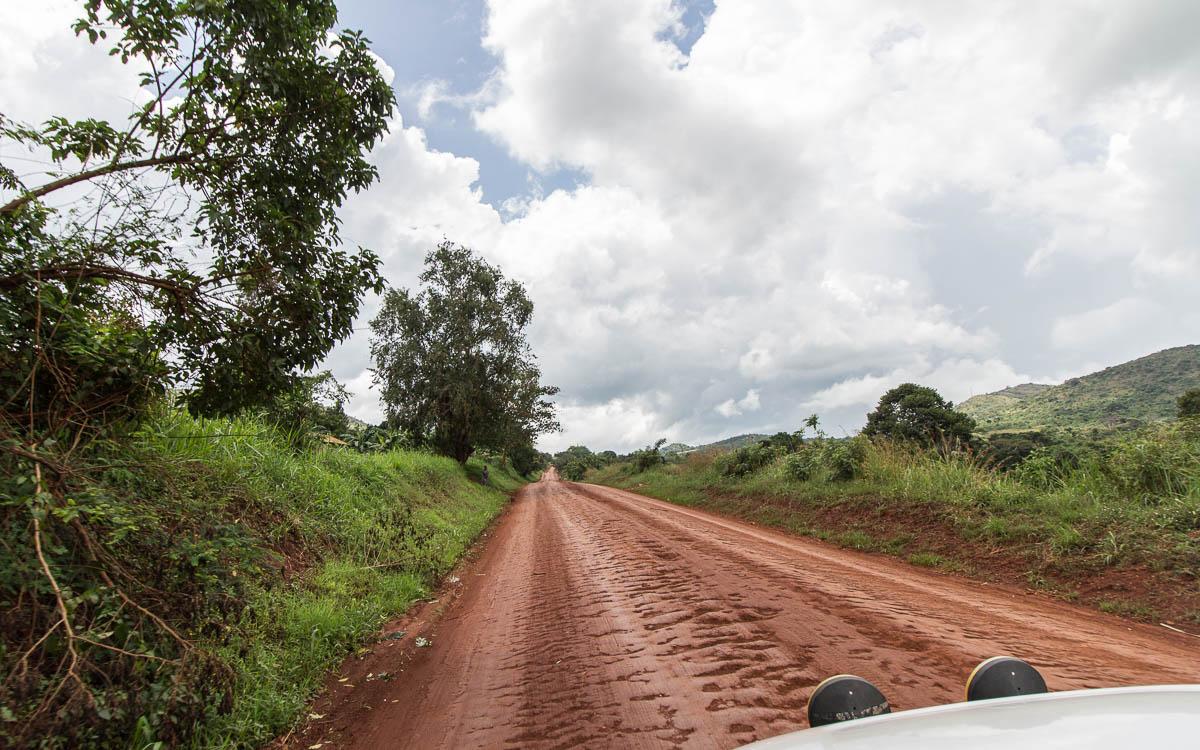 murchison-falls-np-to-fort-portal-road-potholes