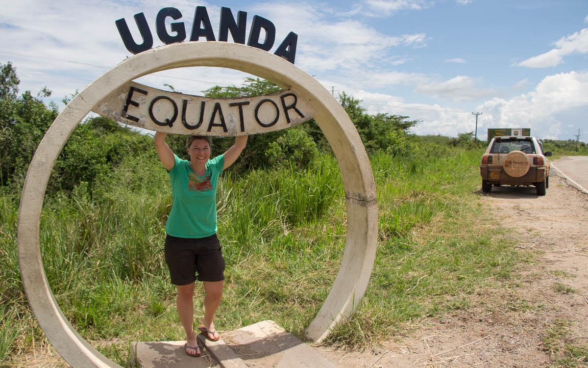 equator-monument-on-the-way-to-queen-elizabeth-national-park