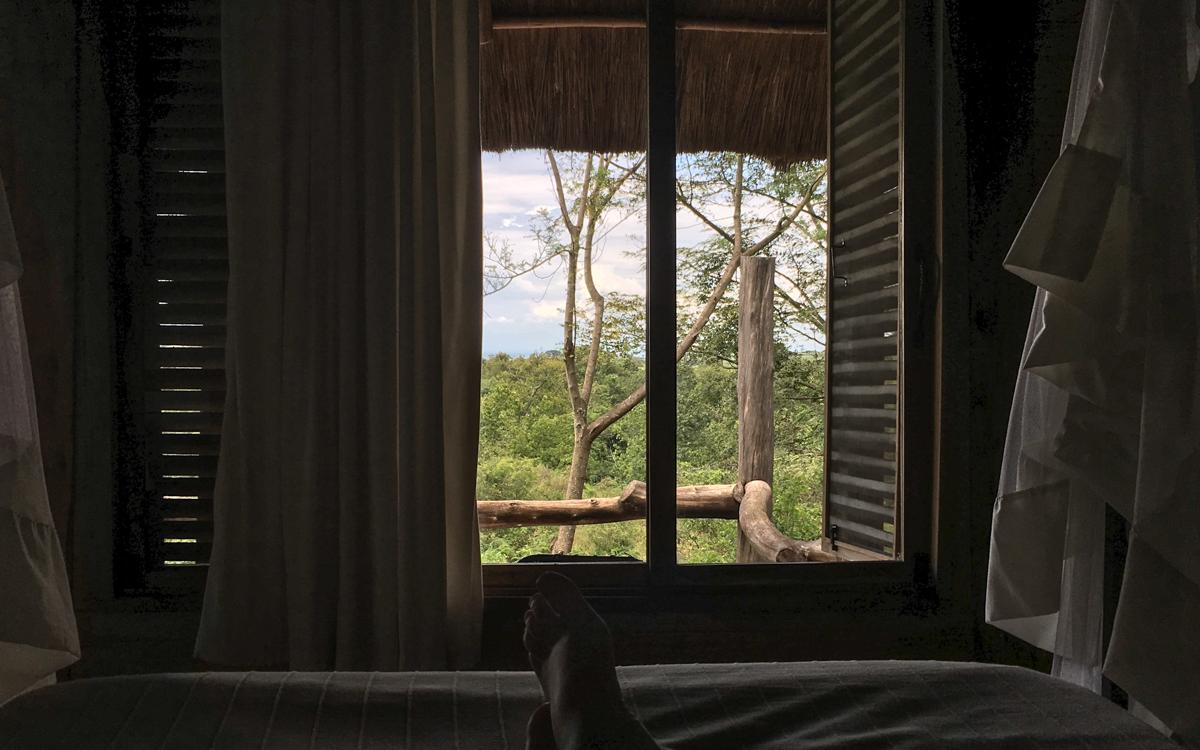 view-bed-over-queen-elizabeth-national-park