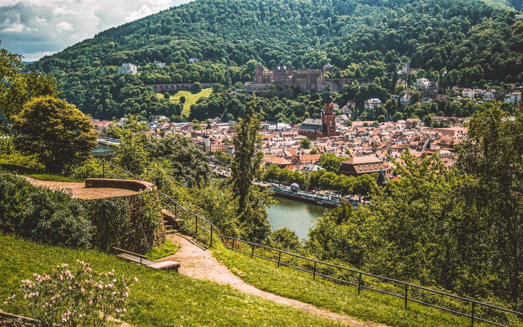 Uitzicht vanaf de Philosophenweg in Heidelberg