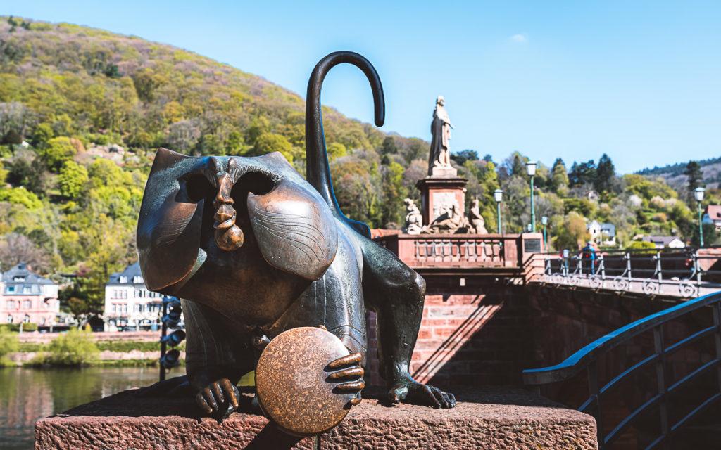 Aap met spiegel, Alte Brücke Heidelberg