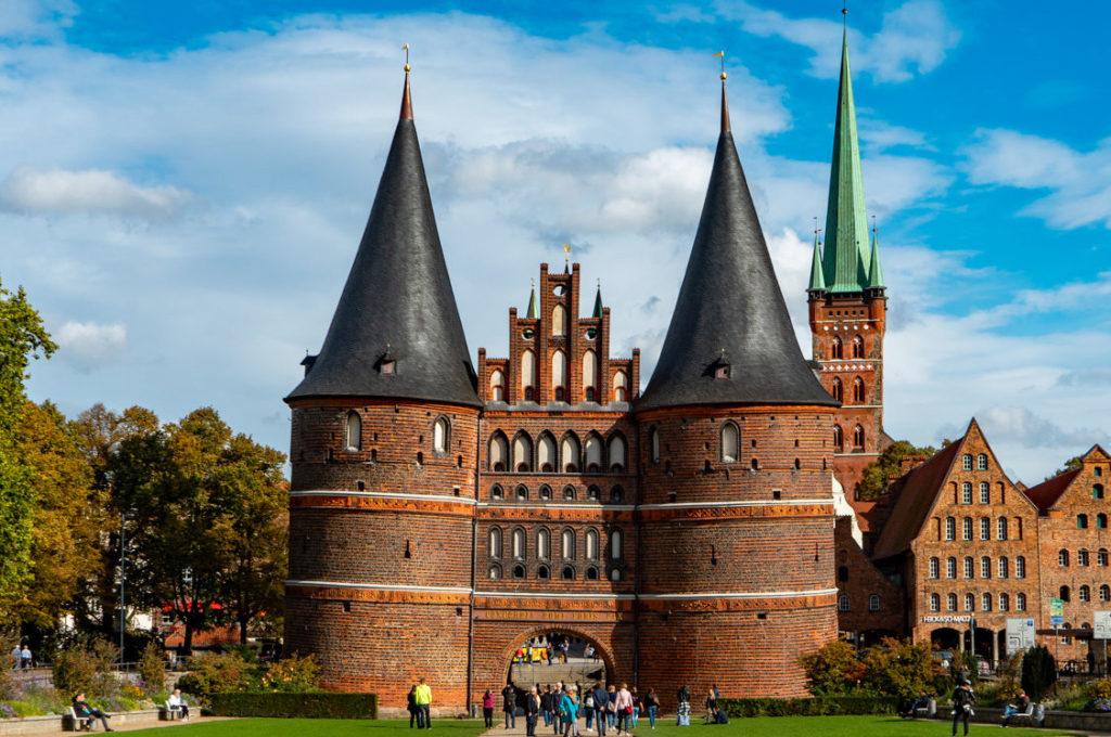 Lübeck attractions Holstentor sun