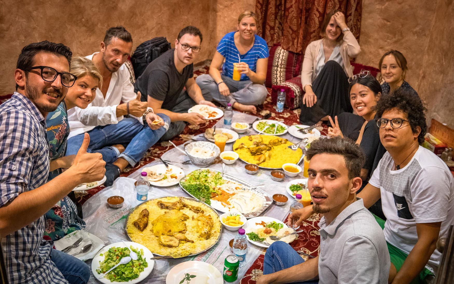 Afghan Brothers Eten in Doha Qatar
