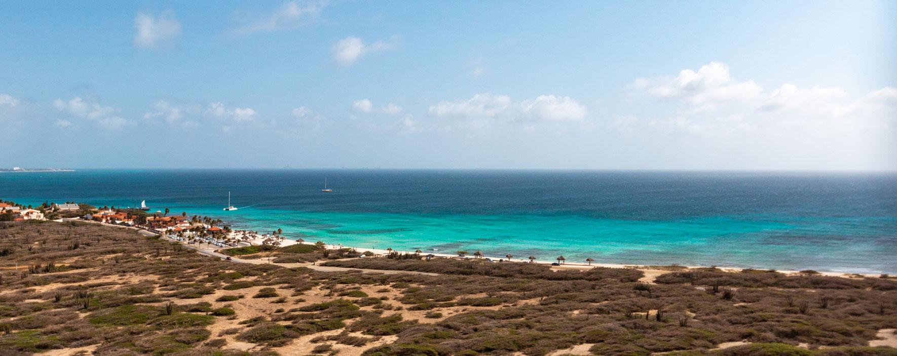 Uitzicht vanaf California Lighthouse, Aruba.