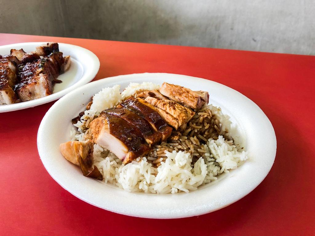 The cheapest starred restaurant in the world: At "Hawker Chan" you can enjoy award-winning Chicken & Rice for €1.50