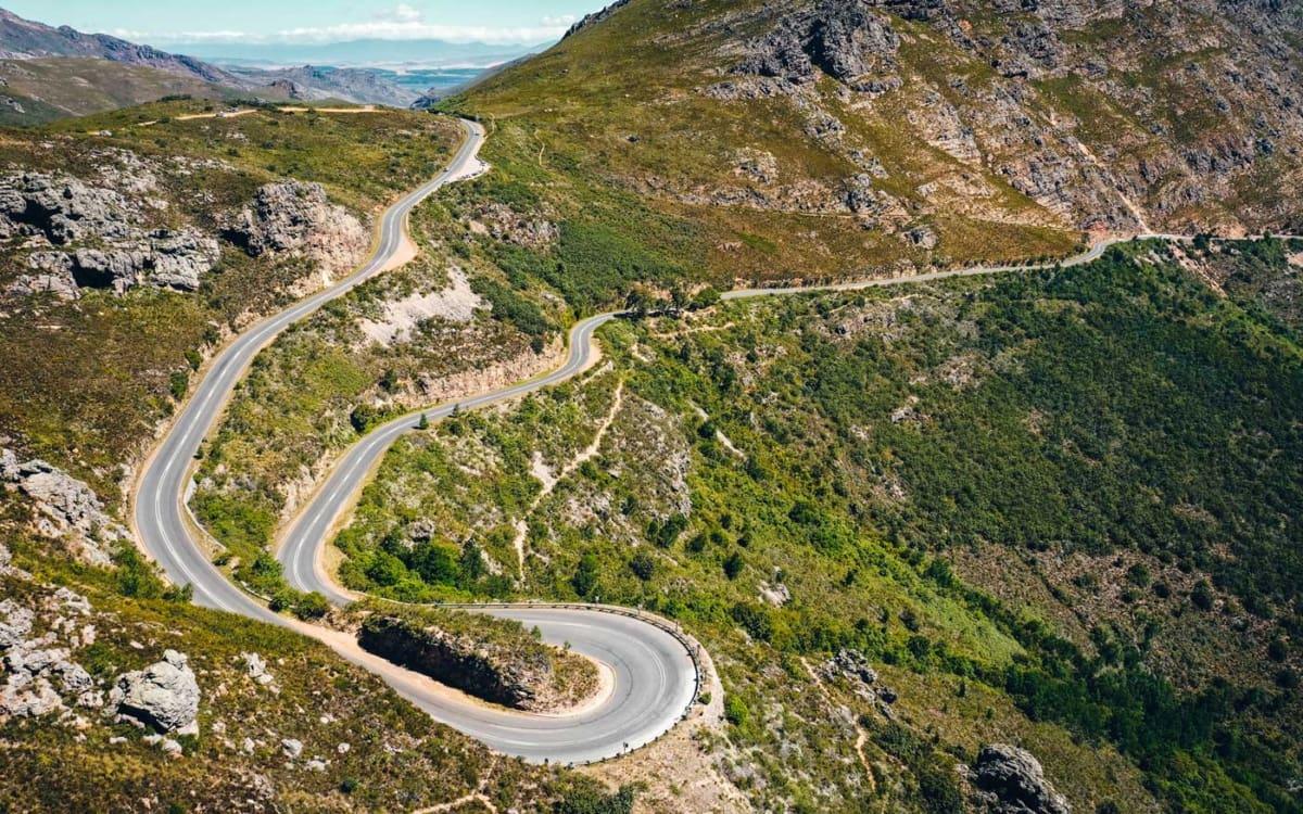 Franschhoek Pass entering the town