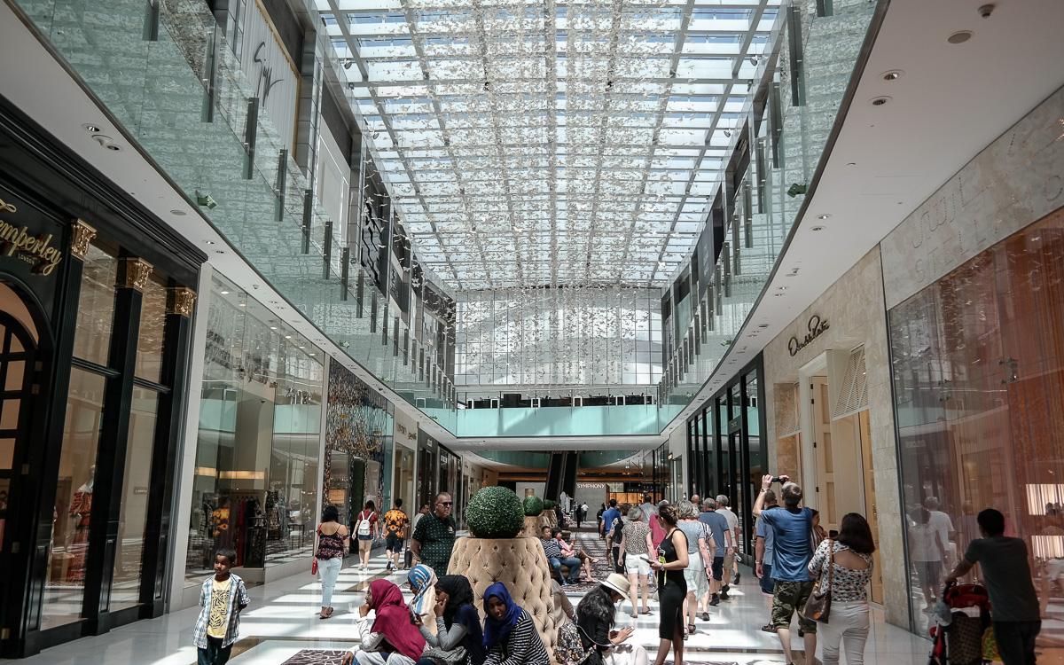 Dubai Attractions: Shopping in the Dubai Mall