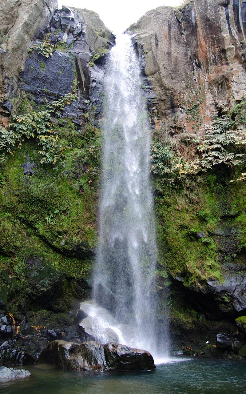 Hiking to Salto da Farinha Waterfall, island São Miguel