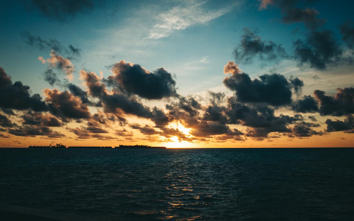maldives-vacation-sunset