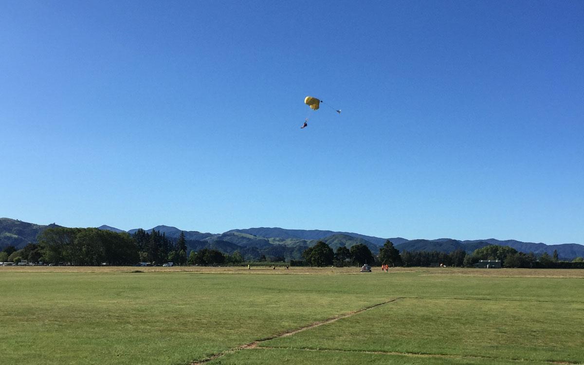 kaiteriteri-skydiving-south-island-new-zealand