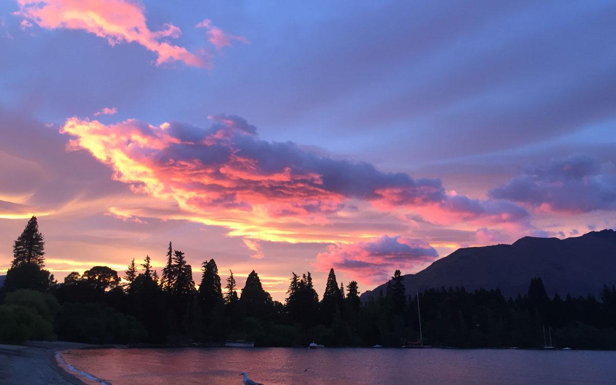 lake-wanaka-queenstown-sunrise