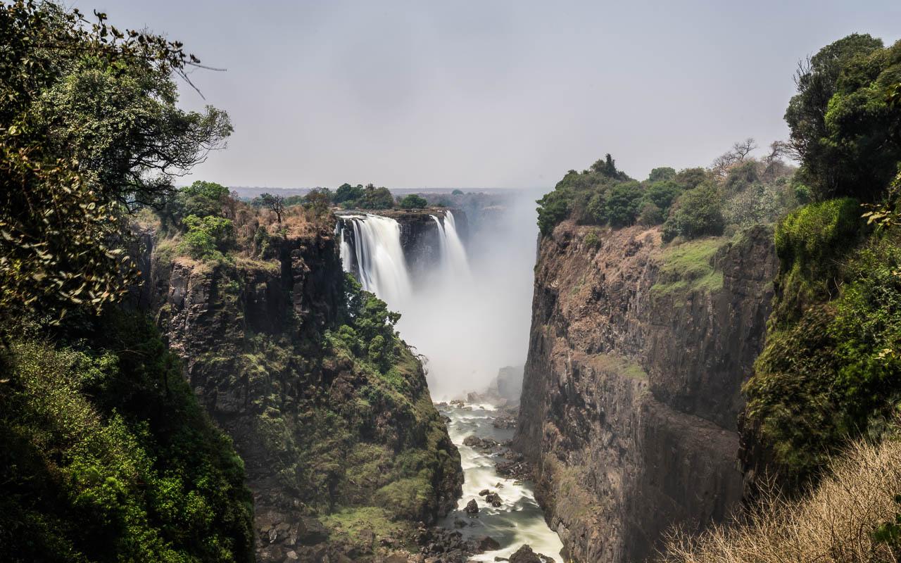 Het uitzicht vanaf Devils Cataract Victoria Falls