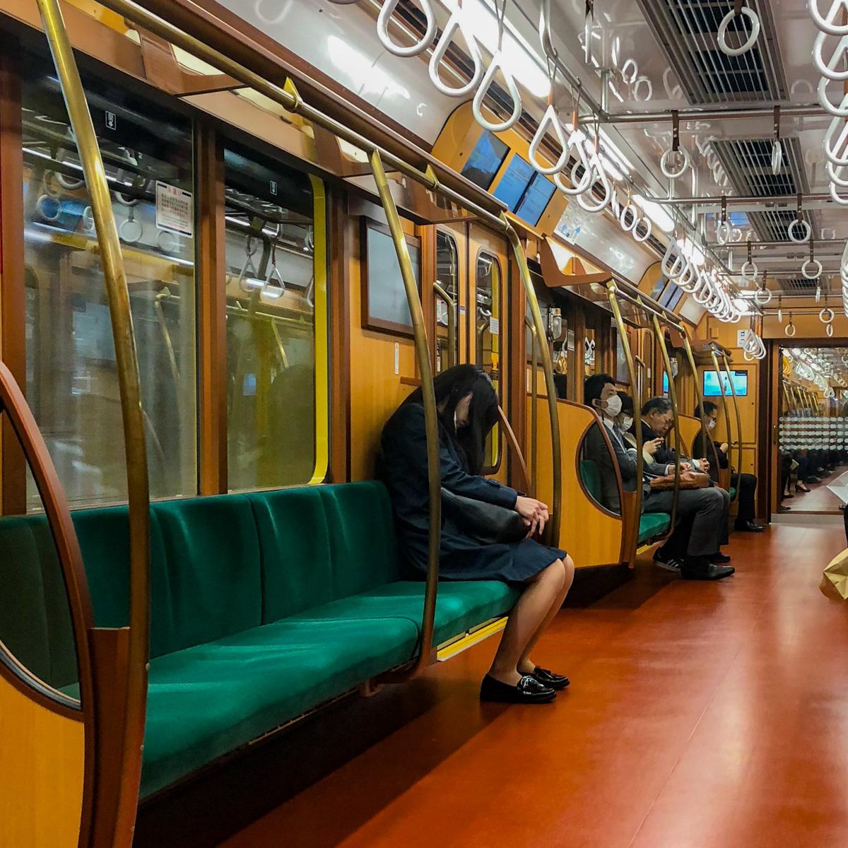 typical-japanese-subway-napping