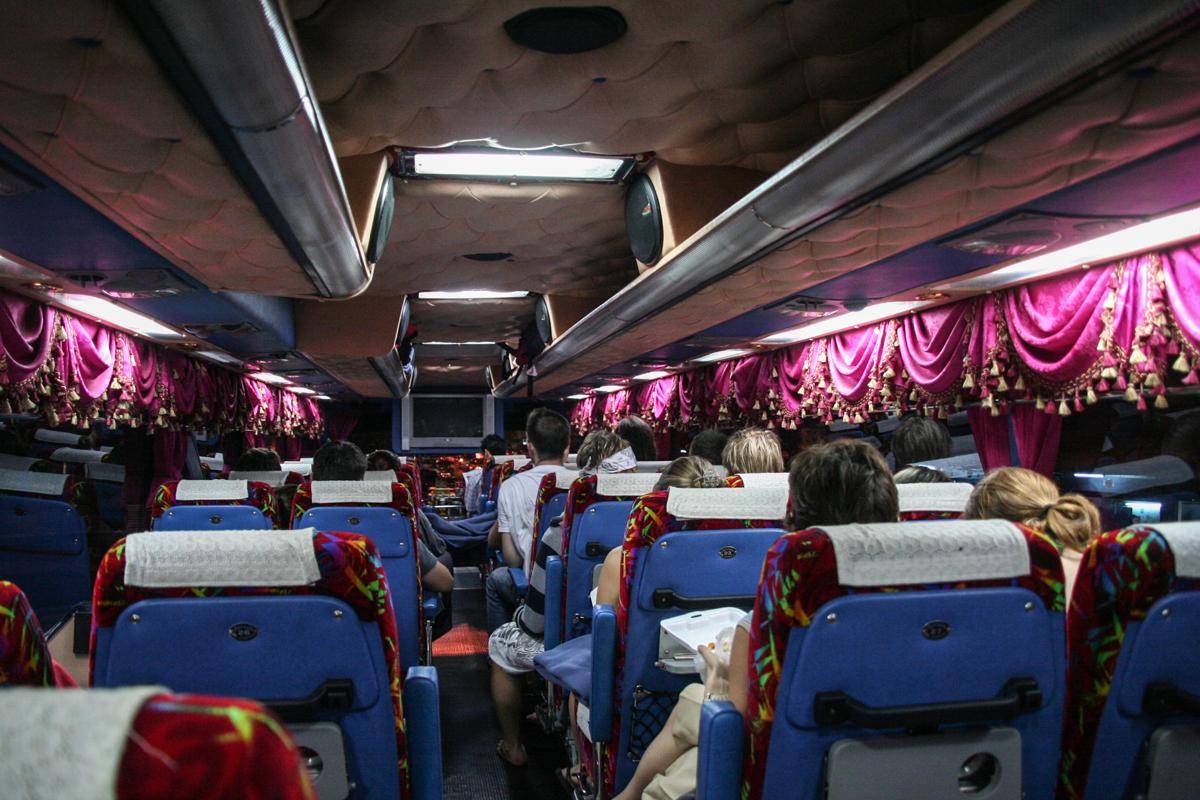 Island hopping Thailand: VIP Bus Bangkok Koh Samui