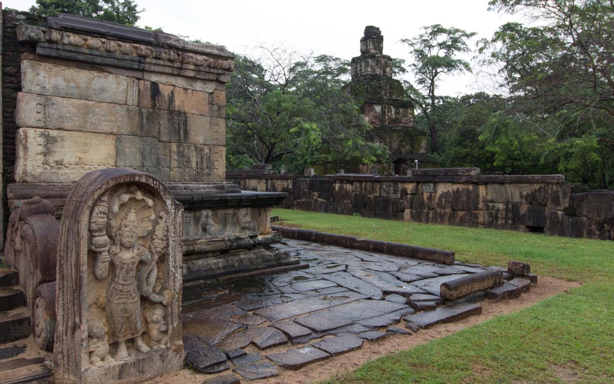 polonnaruwa-royal-city-sights