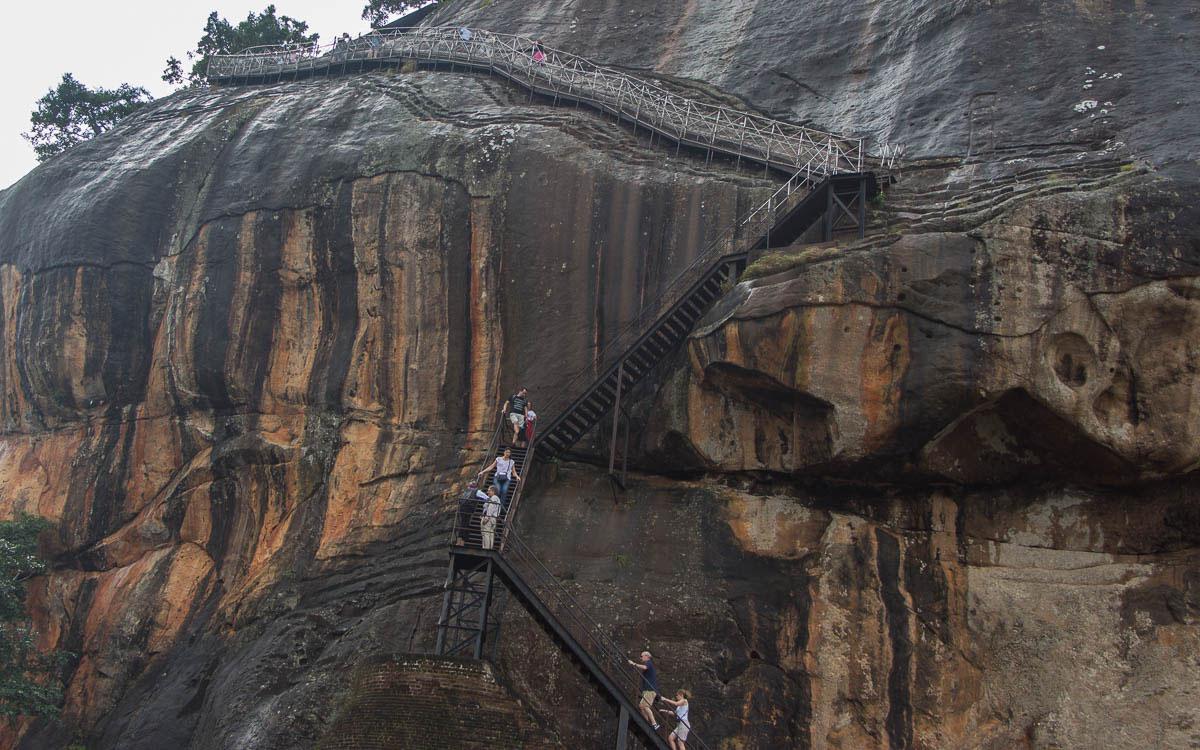 sigiriya-steps-up