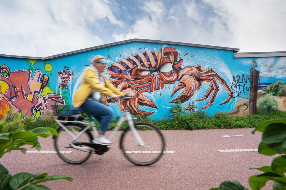Street Art Westerland. Met de fiets op Sylt onderweg.