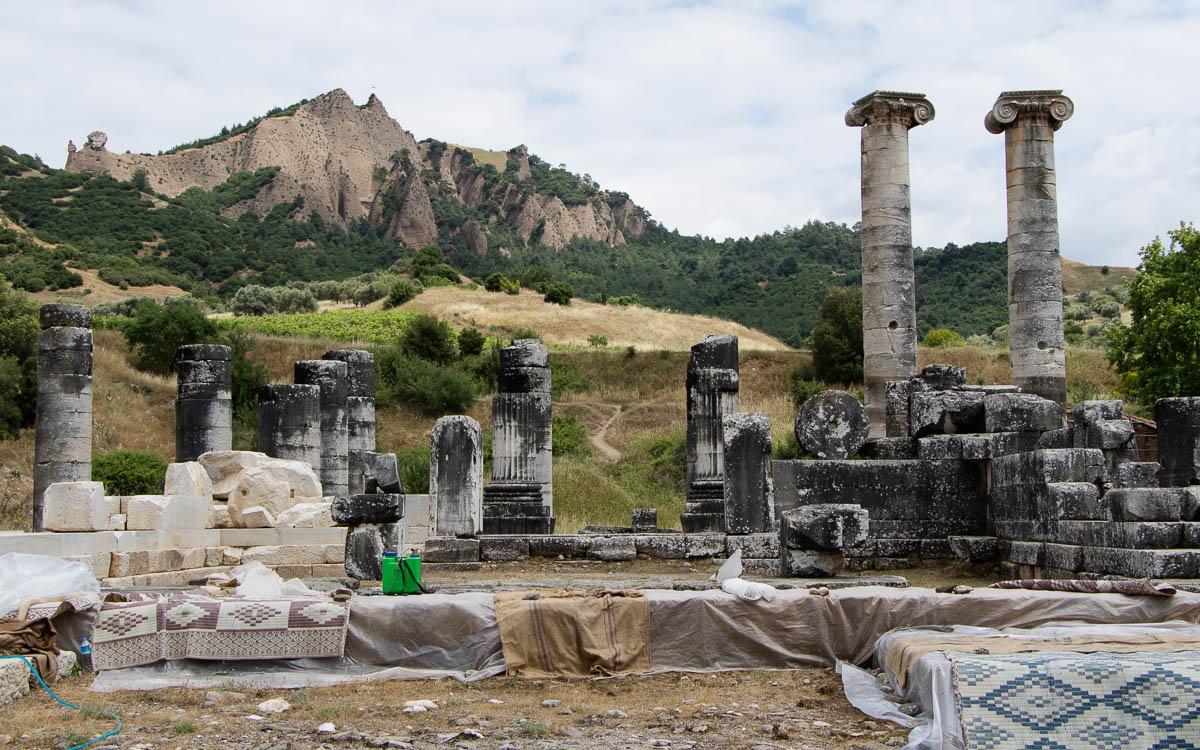 sardes-arteenis-temple-ancient