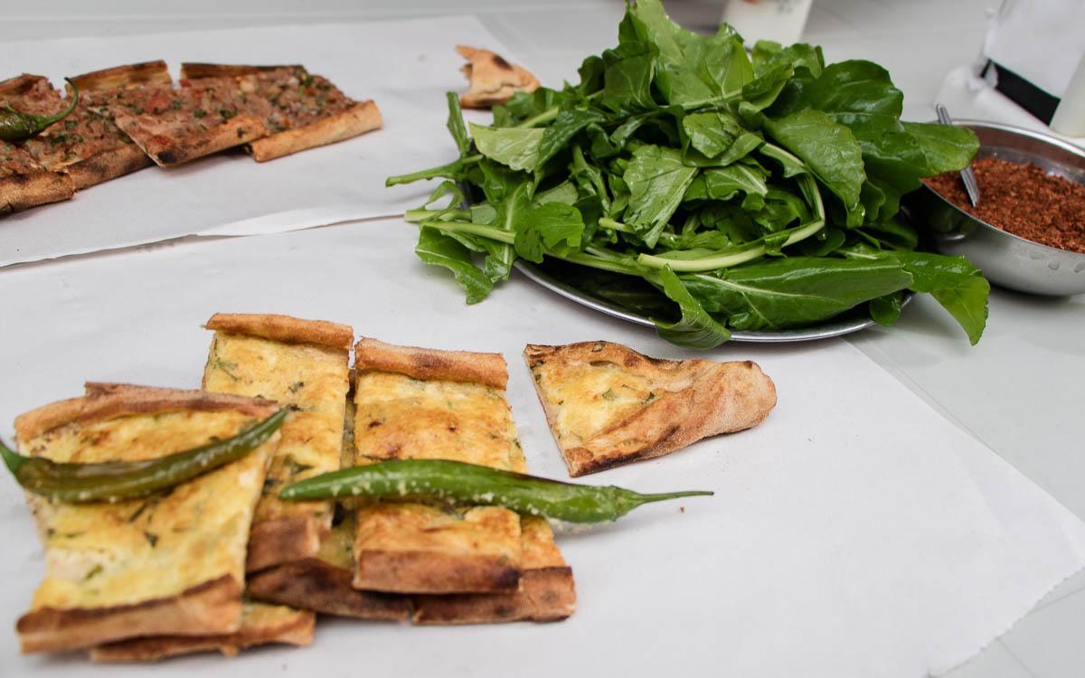 Pide with ground meat and the vegetarian version with cheese and feta cheese