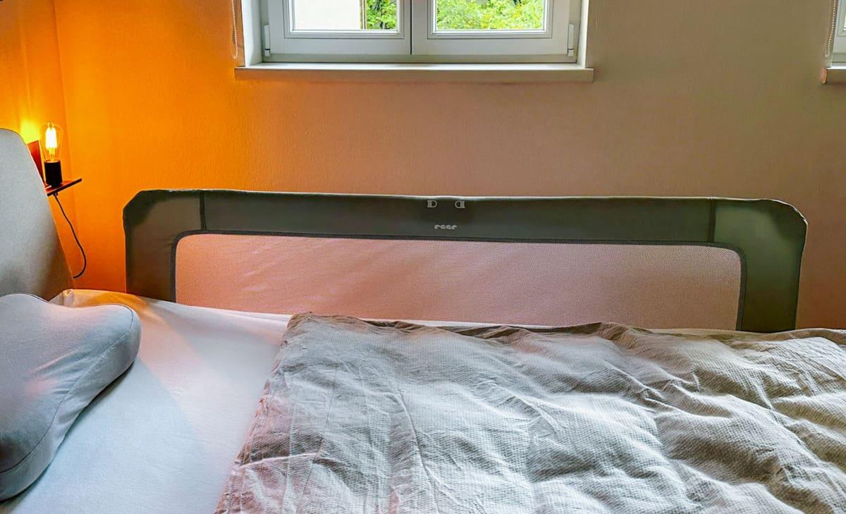 Reer ByMySide bed guard is foldable and fits in a suitcase
