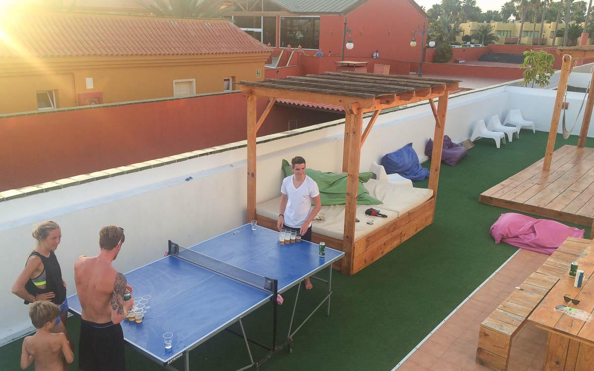 Surfing in Fuerteventura - relaxing in the Surf House at the Corralejo Surf School