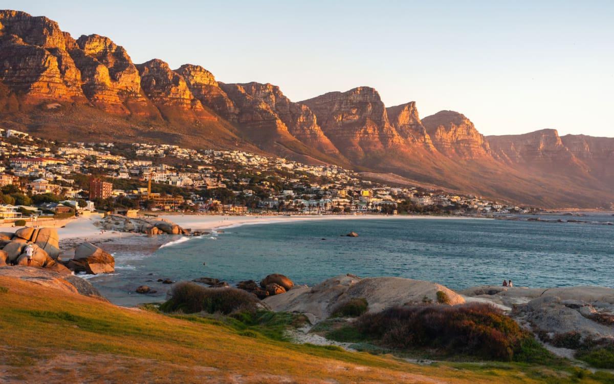 Coucher de soleil au Cap avec vue sur Camps Bay Beach
