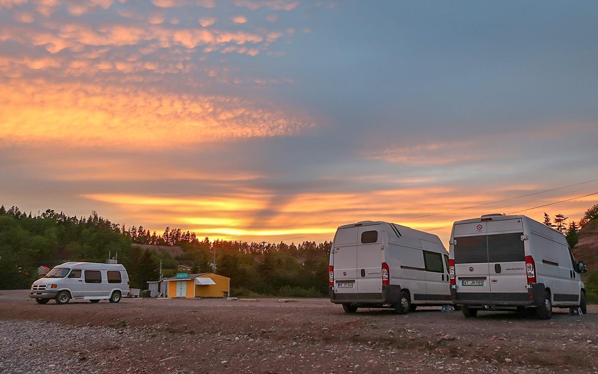 Avec votre propre camping-car dans le Nouveau-Brunswick : emplacement en pleine nature