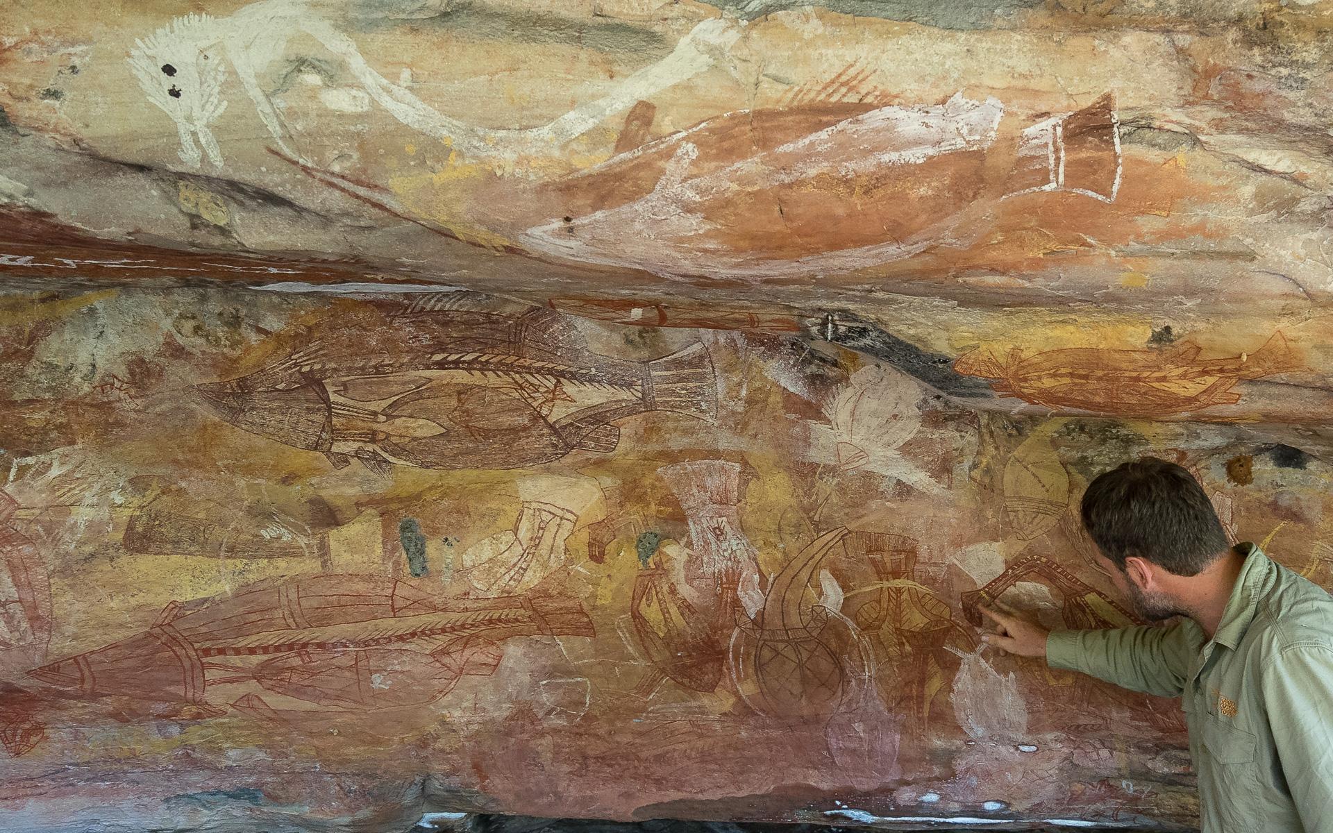 arnhem-land-rock-painting-kakadu-cultural-tour-australia