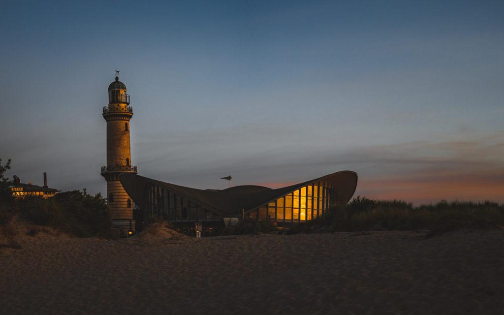 Attraction in Warnemünde: Lighthouse and Teepott