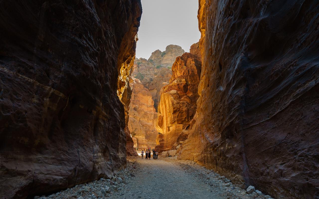 rock-city-petra-jordan-treasury-facade-street
