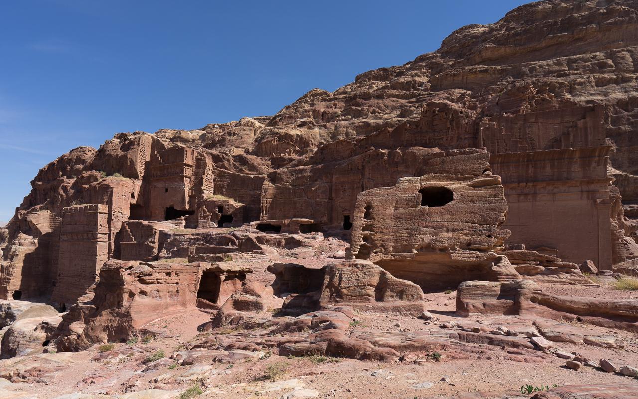 rock-city-petra-jordan-wall-with-tombs
