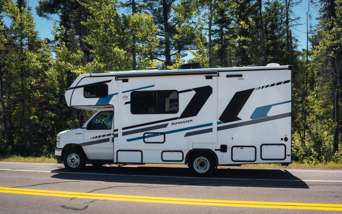 Motorhome USA with slide-out, awning, and plenty of accessories