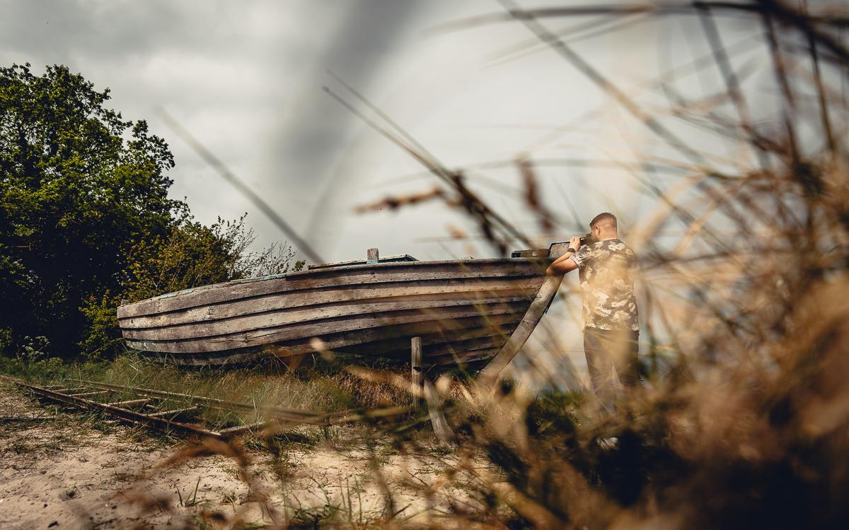 Photo walk in Zingst with old boat as a photo motif