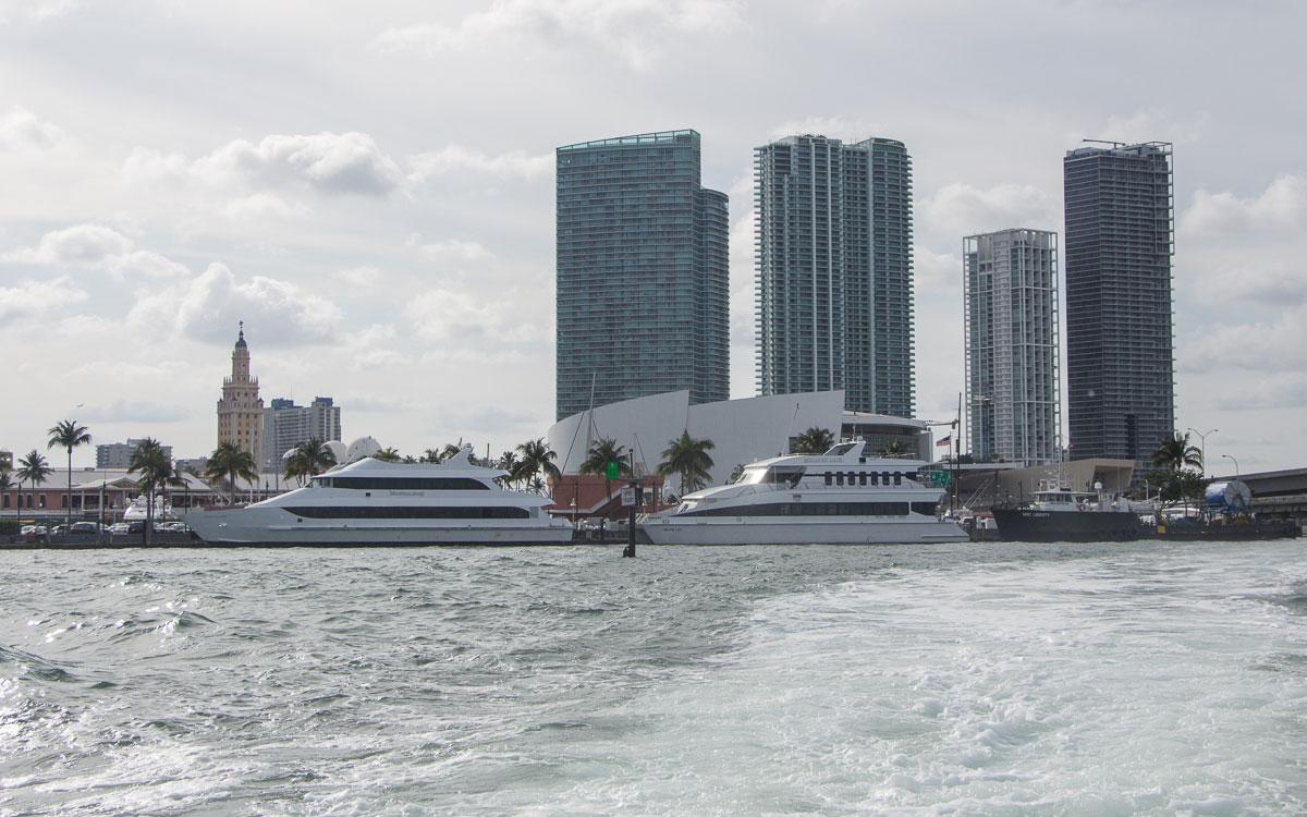 Miami skyline Bayside bootstour