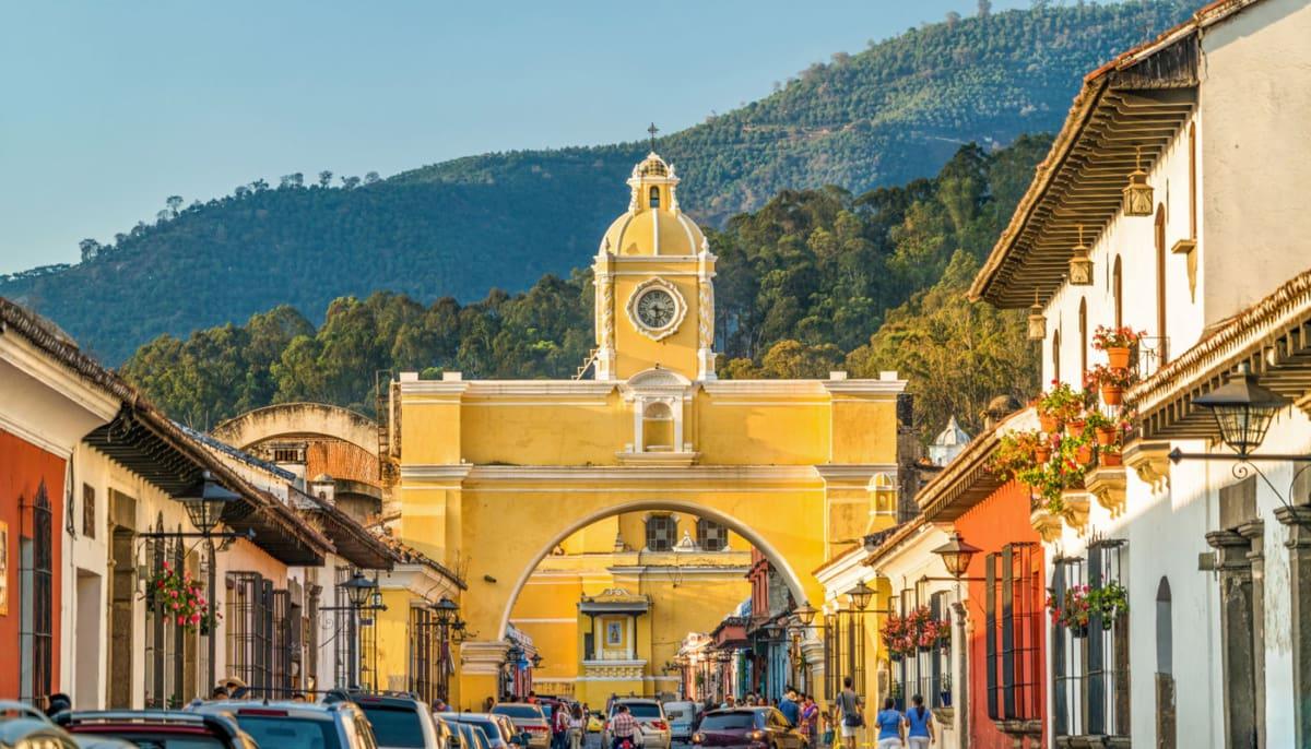 Antigua tijdens de droge tijd tijdens mijn reis naar Guatemala