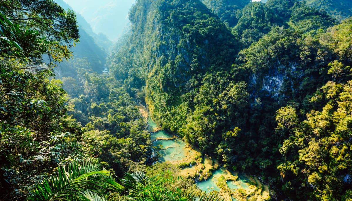 Natuurlijke zwembaden in Semuc Champey, Lanquin, Guatemala