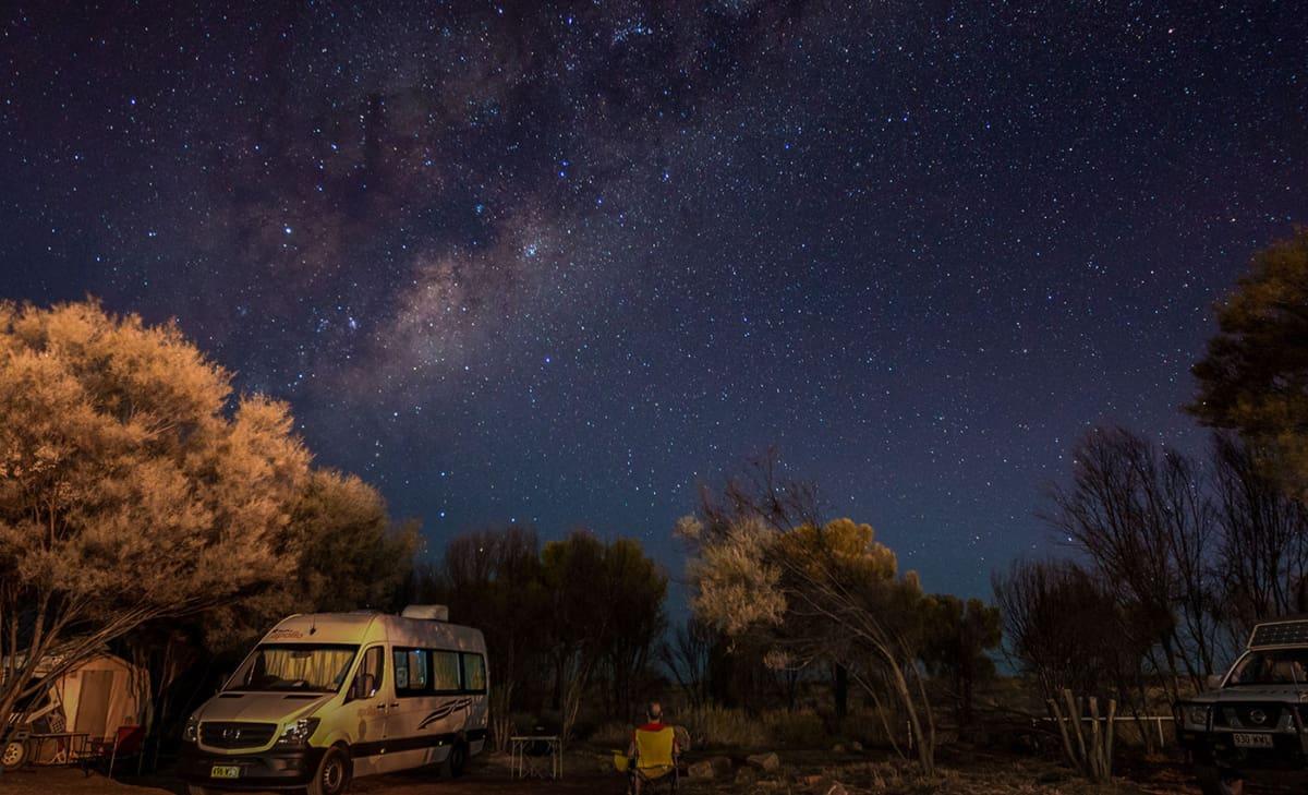 Camping au Kings Canyon dans l'outback de l'Australie