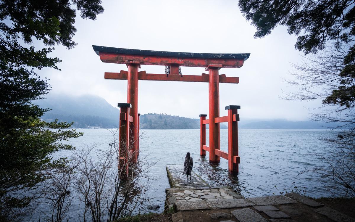 Torii Meer Ashi Hakone-jinja