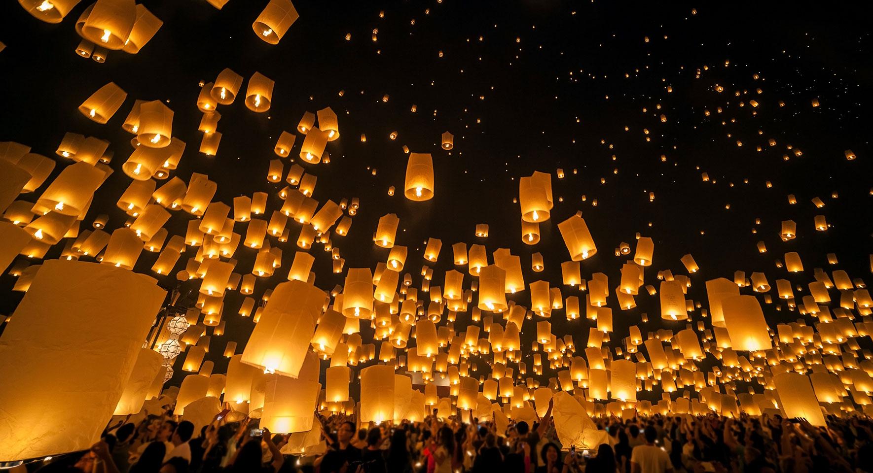 Loi Krathong and Yi Peng Festival, Chiang Mai, Thailand
