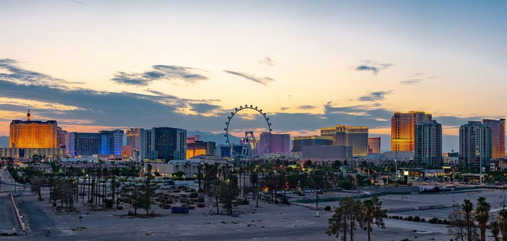 Skyline de Las Vegas avec la plus grande grande roue des États-Unis.