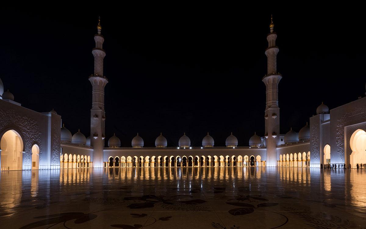 Cour intérieure de la Mosquée Sheikh Zayed Abou Dhabi